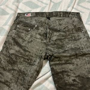 True Religion Camo 100% Cotton thin denim. Sz30